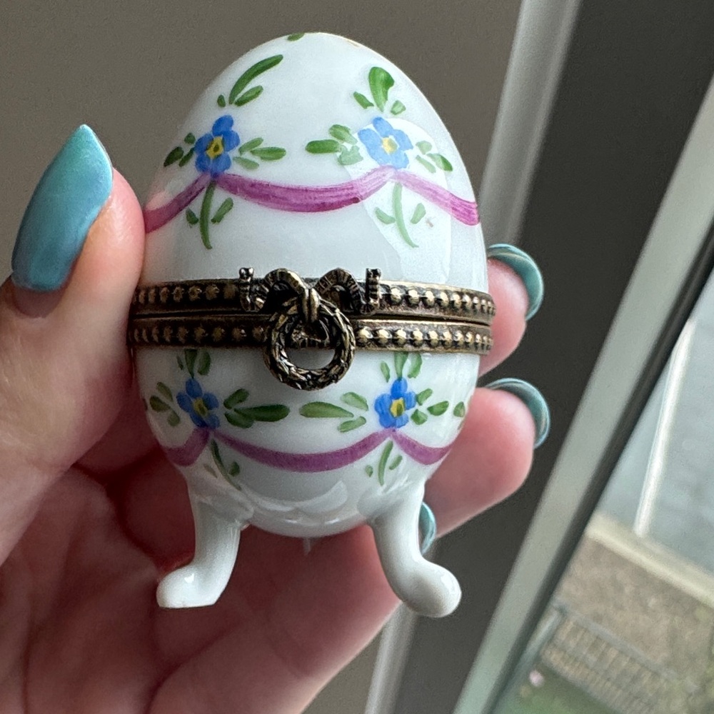 Limoges footed egg trinket